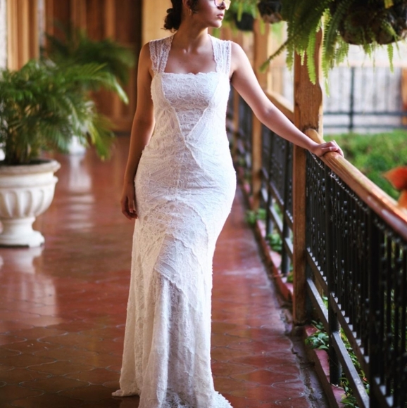 Elegant dress - Picture 2 of 2